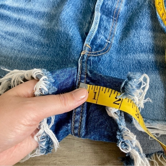 LEVI’S 501 Premium Denim Button Fly Jean Cutoff Shorts Size 30 - Picture 9 of 13